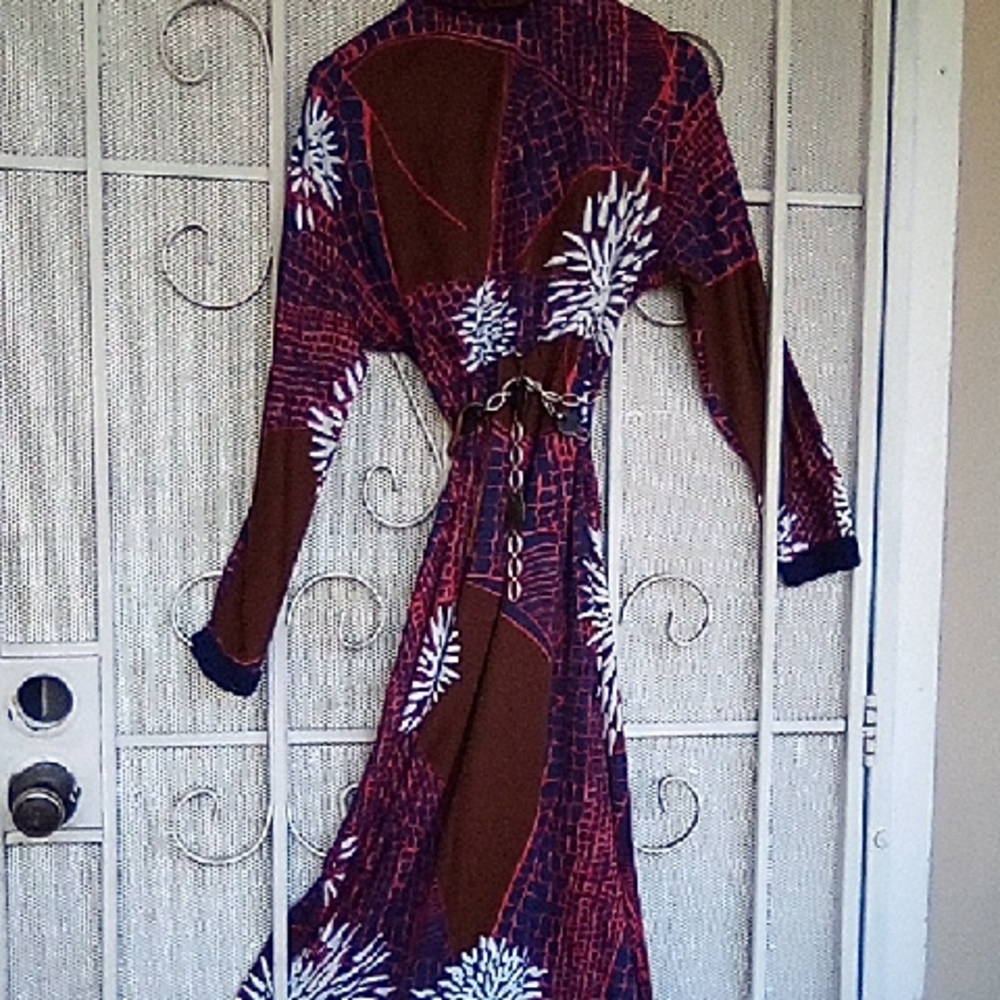 Vintage Long Sleeved Holiday Winter Colors Dress Gown. Size S/M. Mint!!